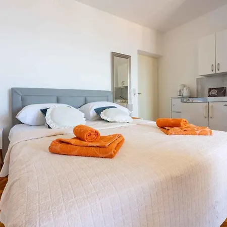 Two-bedroom Crikvenica Near Sea 12