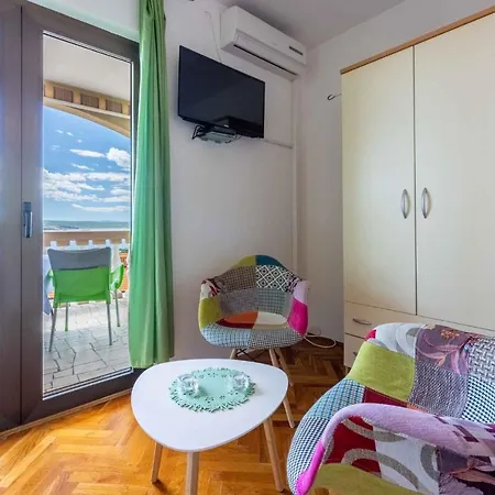 Two-bedroom Crikvenica Near Sea 12