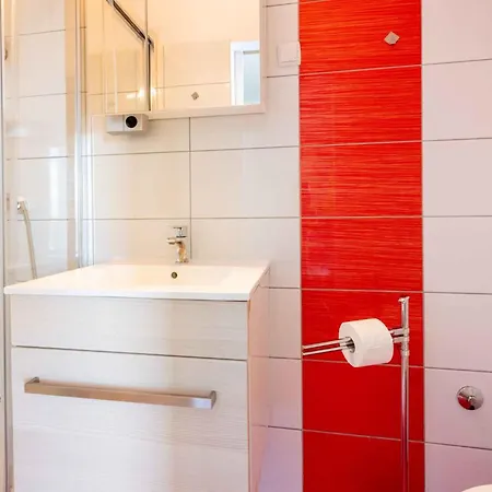 Appartement Two-bedroom Near Sea 12