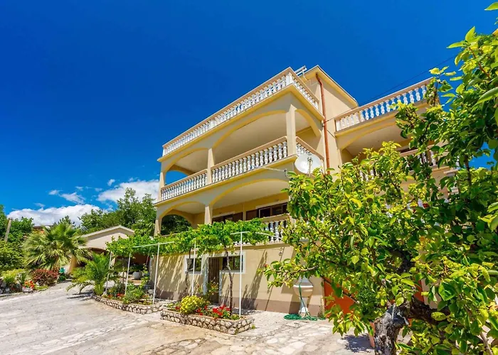 Apartamento Two-bedroom Near Sea 12